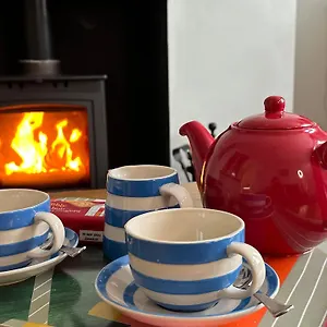 https://artists-cottages.yorkshirehotels.net